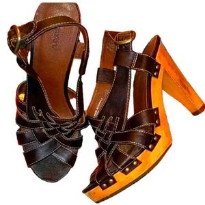 Xhilaration sandals 